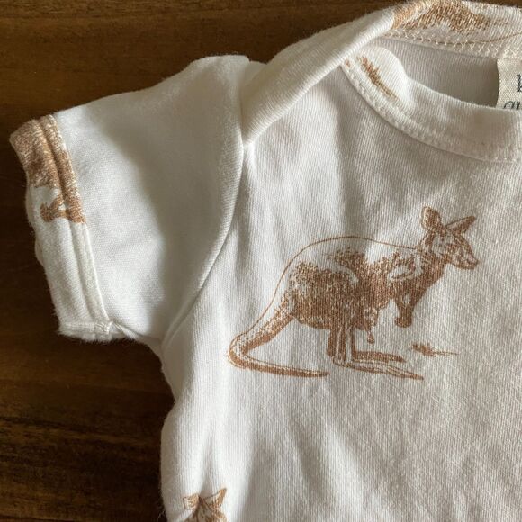 Kate Quinn Kangaroo Bodysuit Newborn - Picture 4 of 9